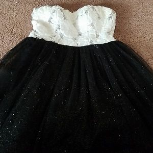Formal dress strapless